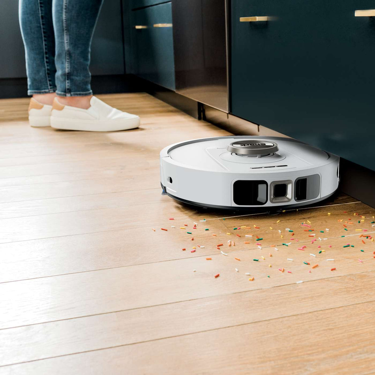 Shark® PowerDetect™ Robot Vacuum and Mop with NeverTouch Base
